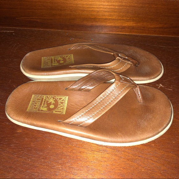 Island Slipper Men’s Leather Flip Flops - Picture 2 of 5